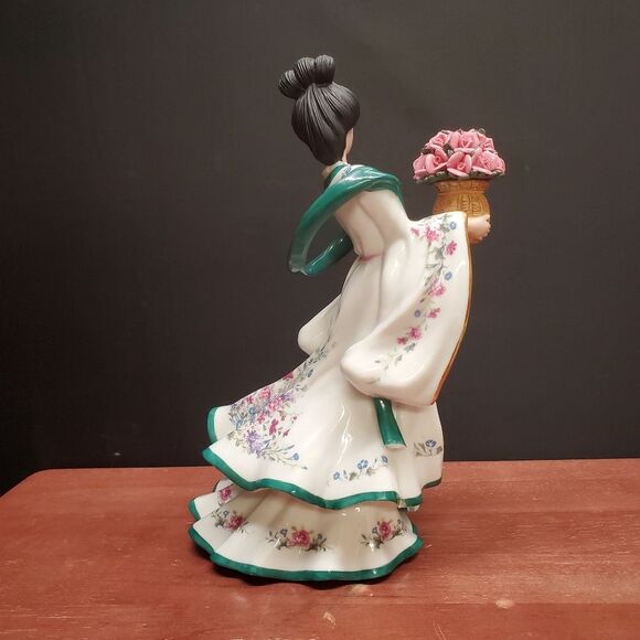 The Danbury Mint The Rose Princess by Lena Liu Porcelain Figurine - Picture 3 of 7